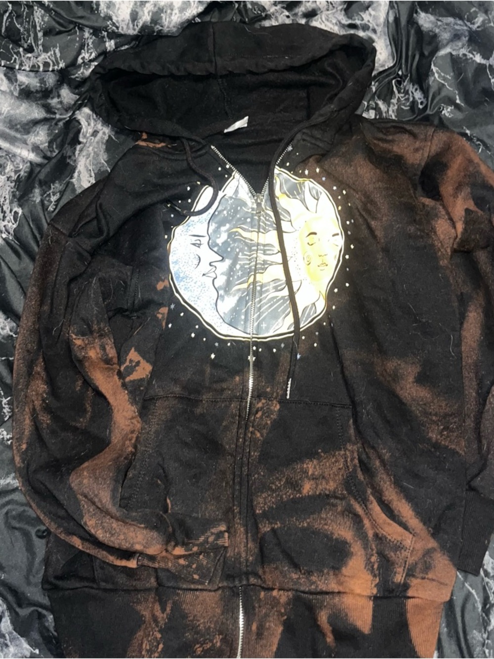 No boundaries Sun & Moon Graphic Tie-Dye Zip Hoodie - Black & Rust size medium
